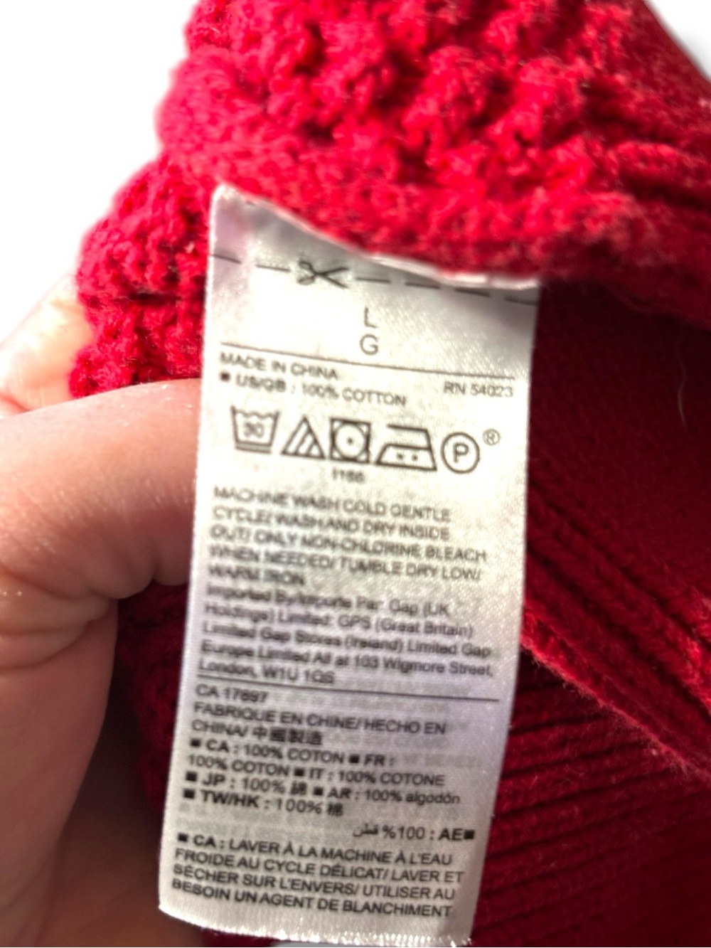 GAP Red Cable-Knit Long Sleeve Classic Design Comfy and Cozy Crewneck Sweater - Picture 10 of 16